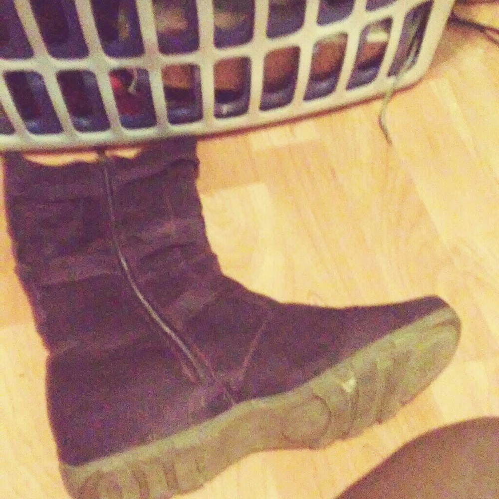 Boots - Picture 7 of 8